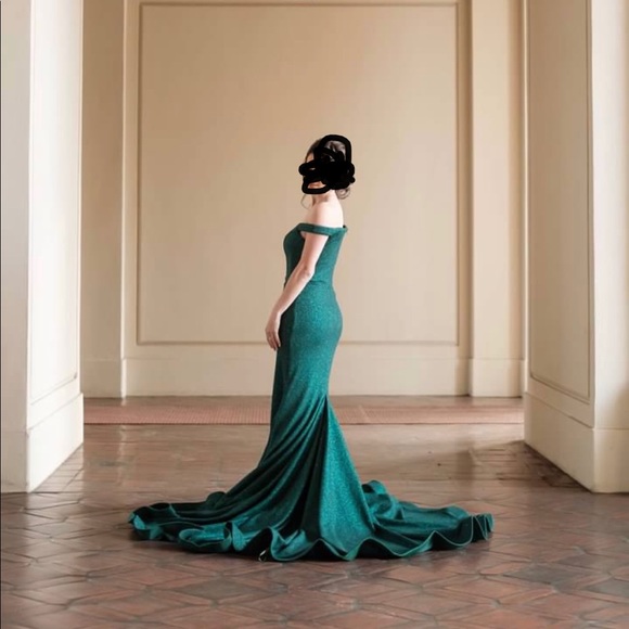 Engagement dress - Picture 7 of 7